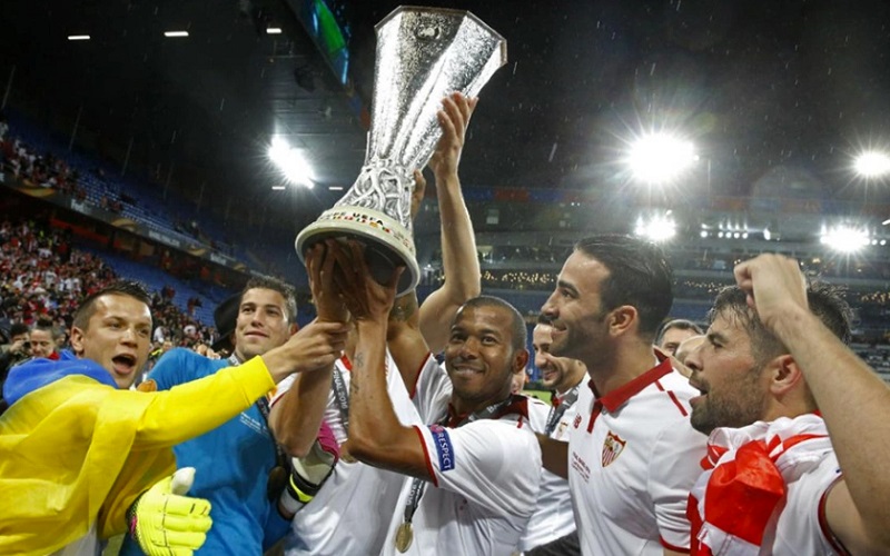 vô địch Europa League trong các mùa 2013-14, 2014-15 và 2015-16